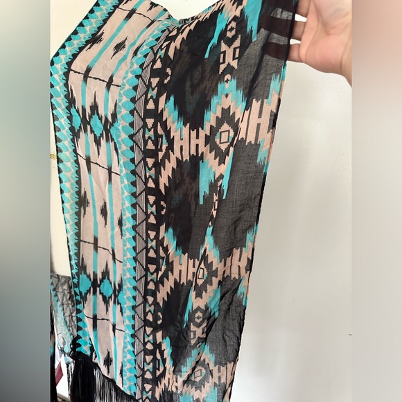 NWT chic boho geometric shawl wrap one size - Picture 6 of 13